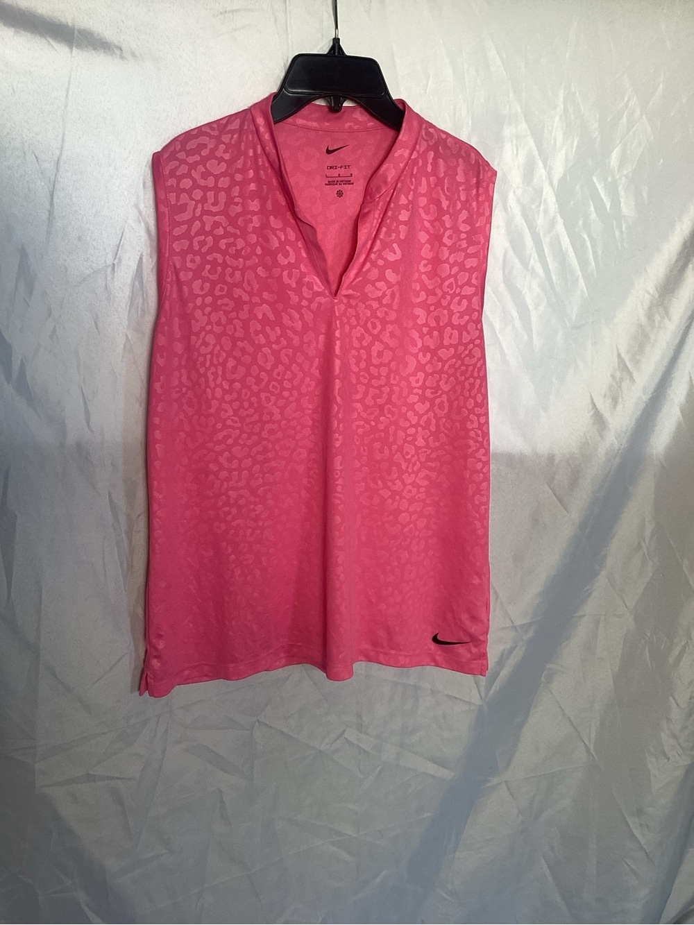 Nike Women's Pink Sleeveless V-Neck Athletic Top